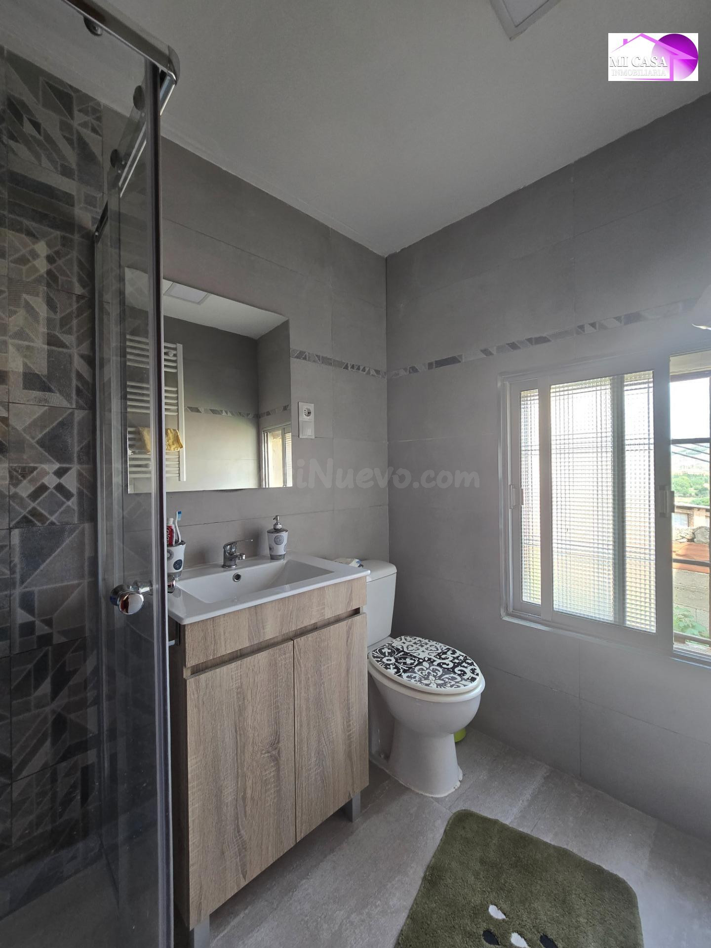 Descubre esta encantadora propiedad situada en la pintoresca - foto 3