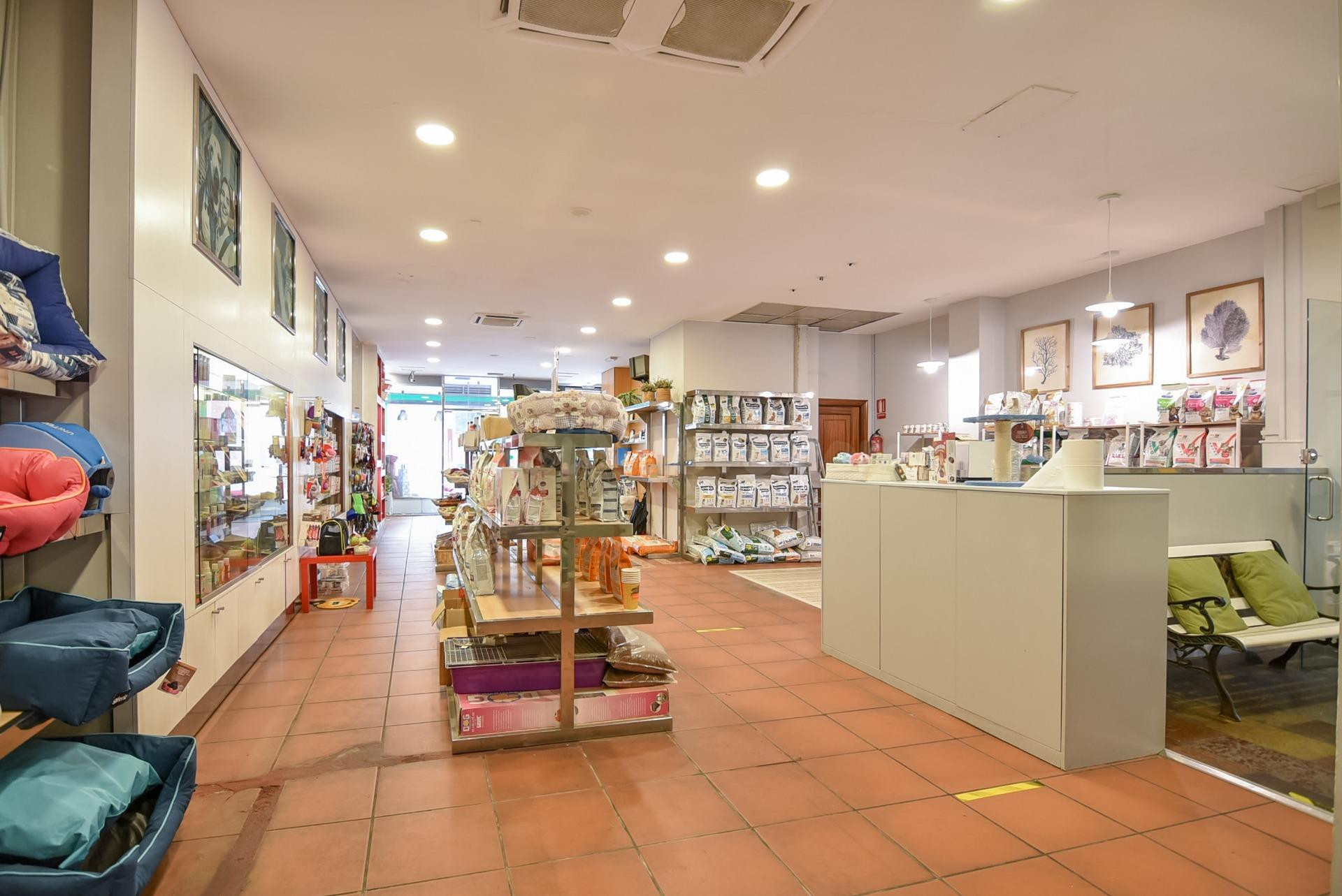 Amplio local comercial en el centro de A Coruña