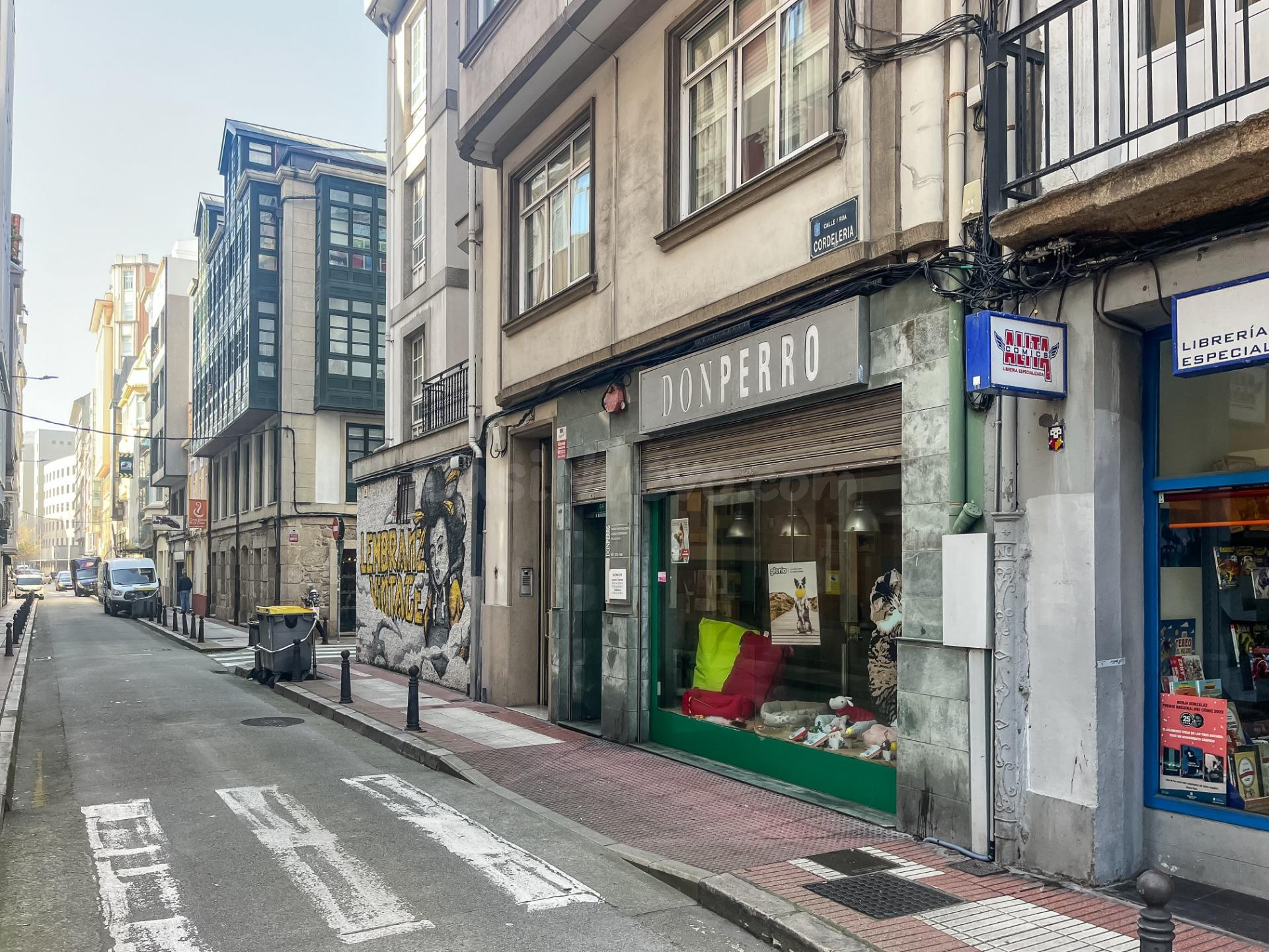 Amplio local comercial en el centro de A Coruña - foto 5