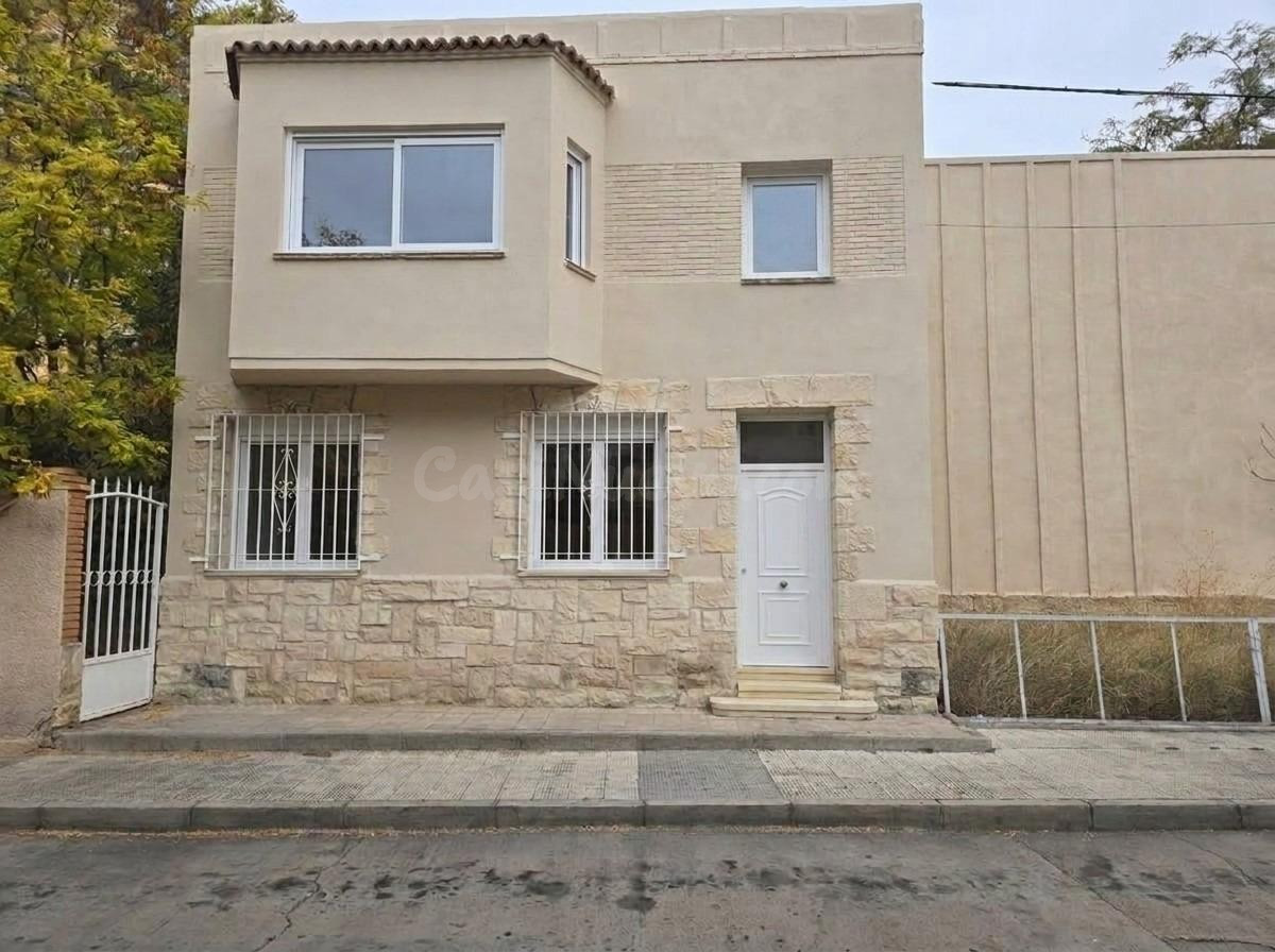Se vende precioso chalet en el corazón de Alhama de Aragón - foto 2