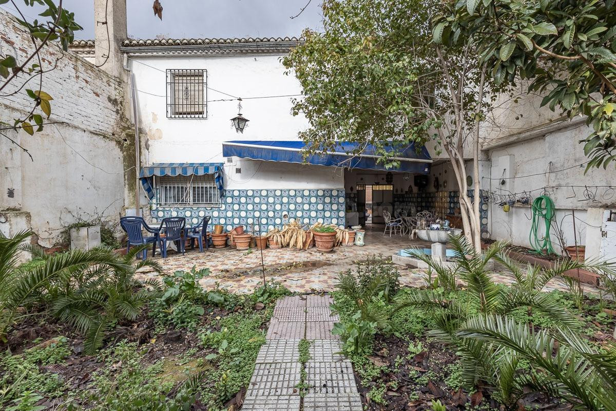 Gran Casa con Parcela a Reformar