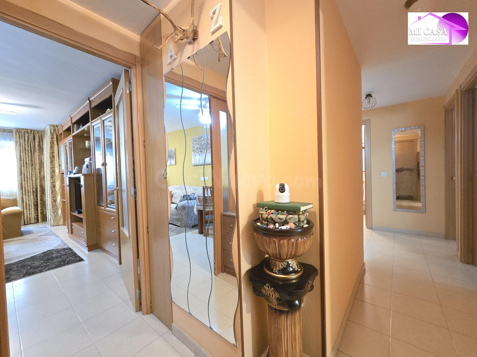SE VENDE FANTASTICO PISO DE 4 habitaciones CON GARAJE Y TRAS - foto 5