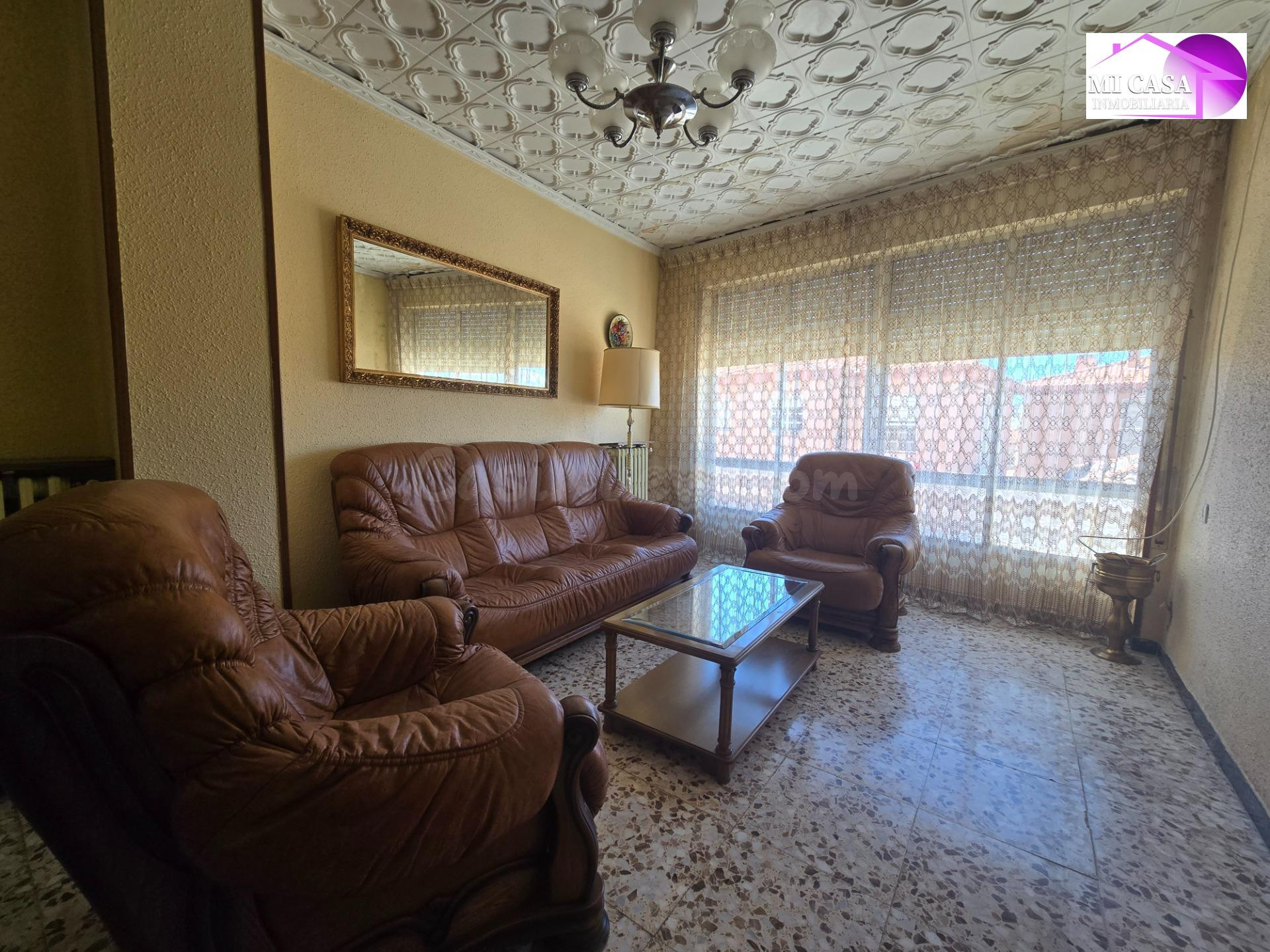Oportunidad! Casa y almacén en Maluenda. - foto 2