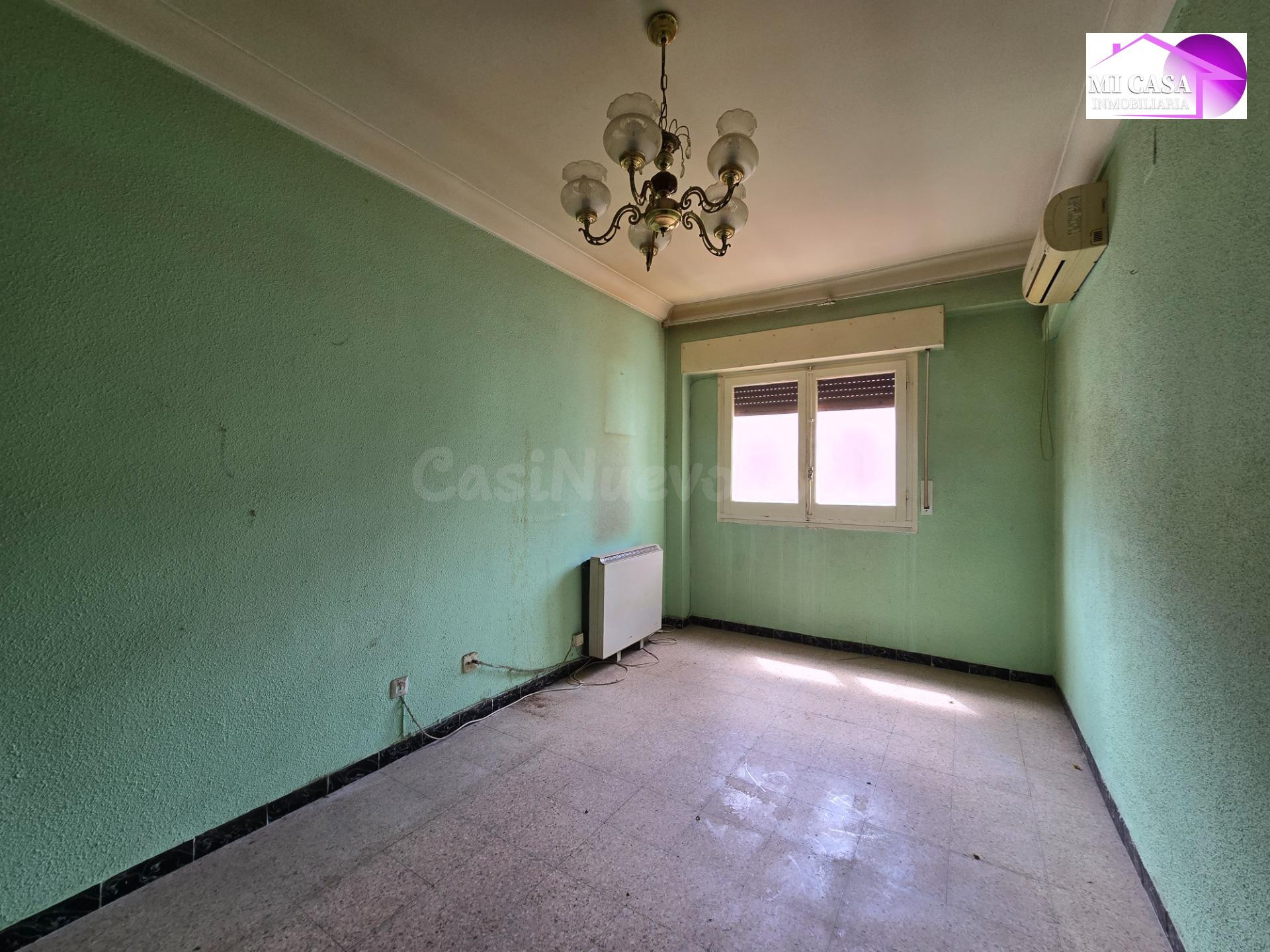 Piso para reformar en el centro de Calatayud - foto 2