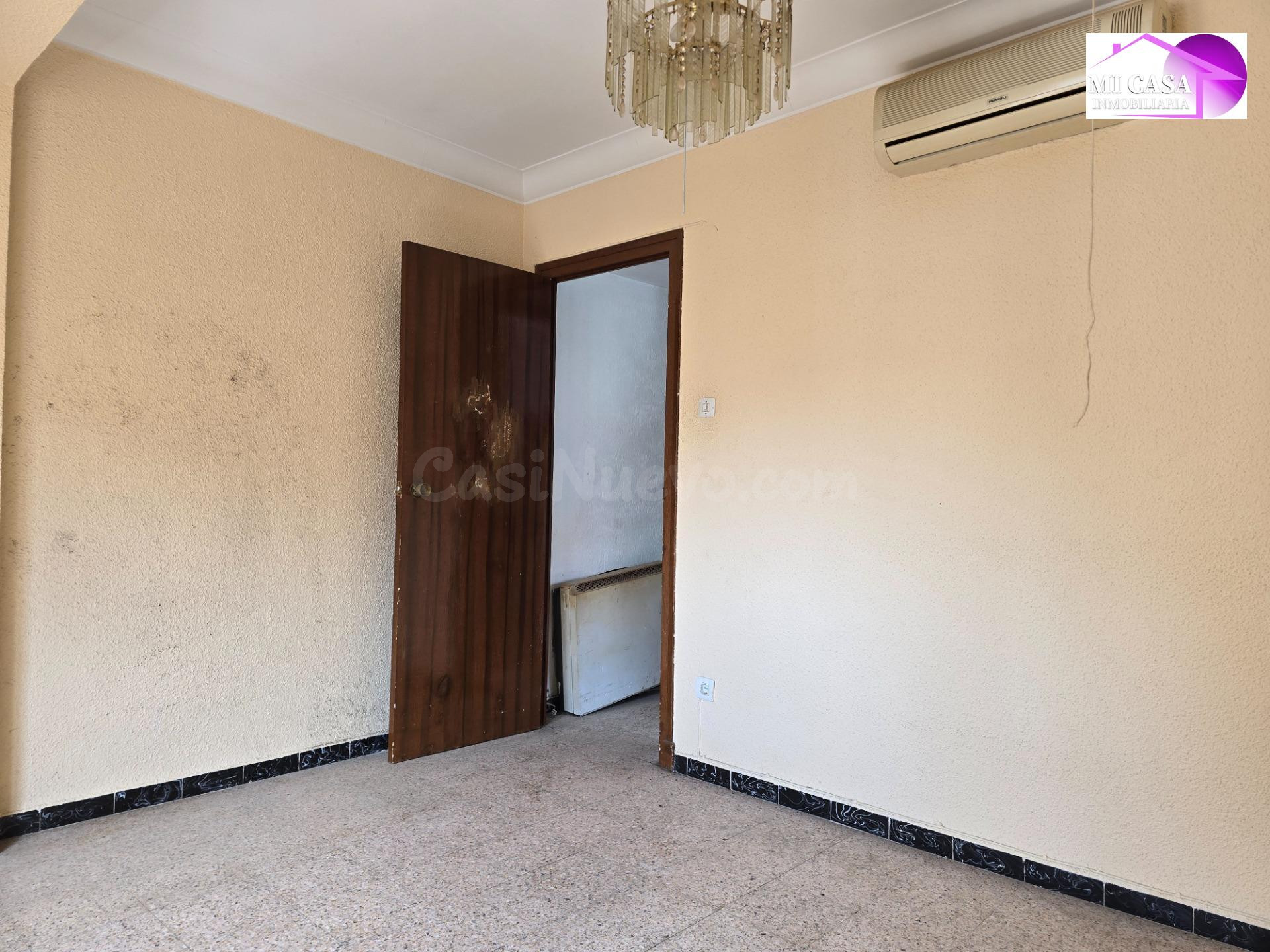 Piso para reformar en el centro de Calatayud - foto 5
