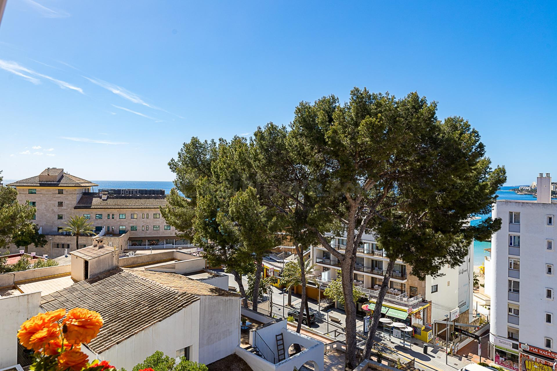 Apartamento con parking y trastero en Cala Major - foto 4