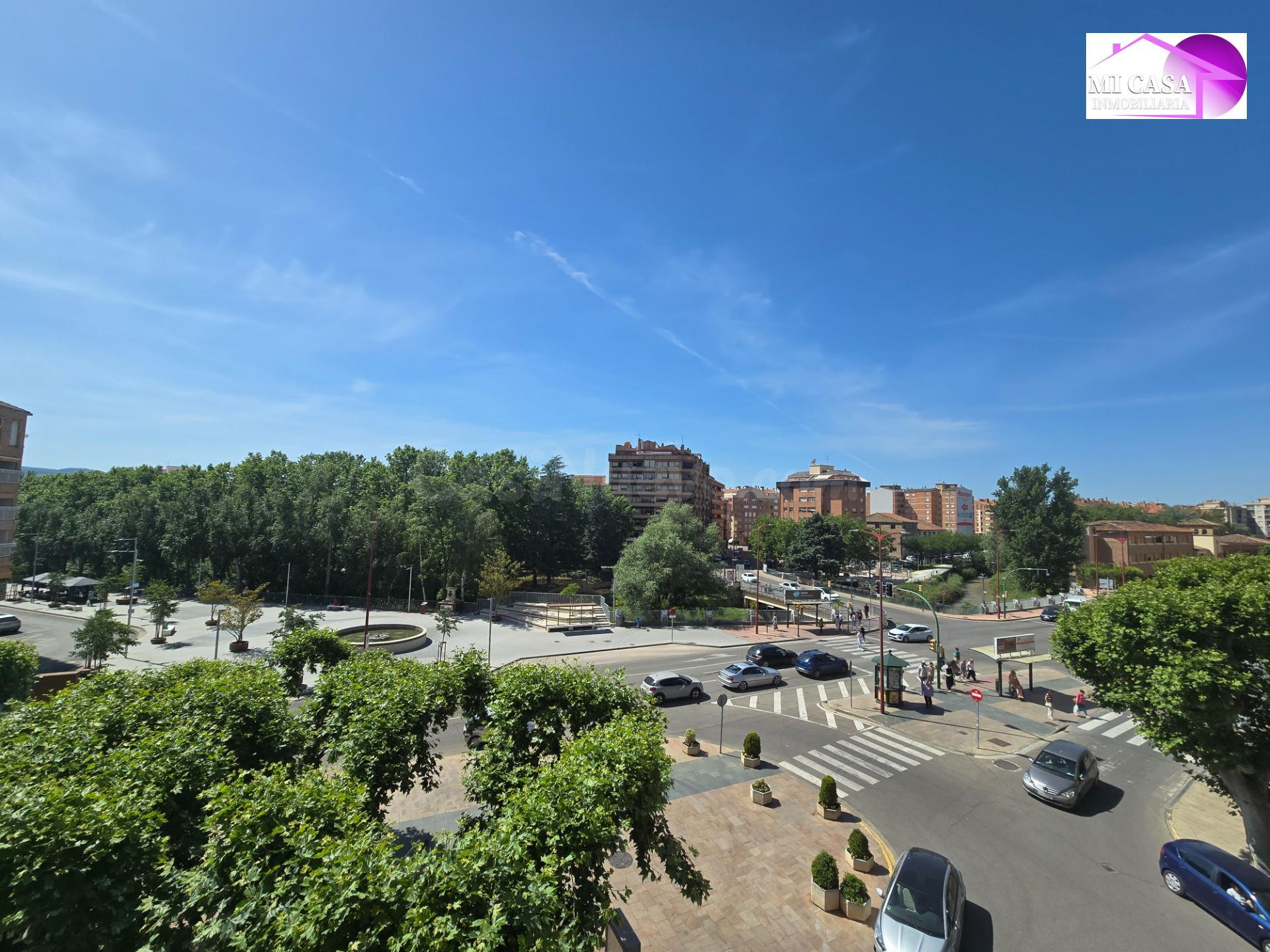 Amplio Piso en el Corazón de Calatayud con 6 habitaciones - foto 2
