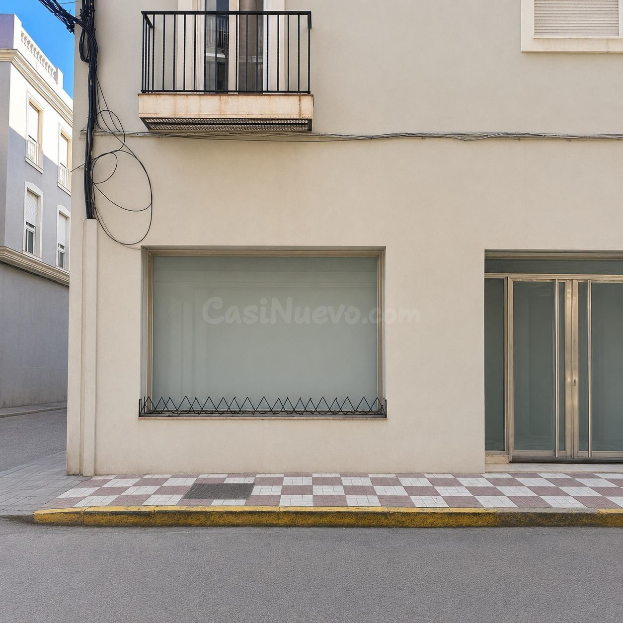 Local comercial céntrico con gran visibilidad y múltiples po - foto 2