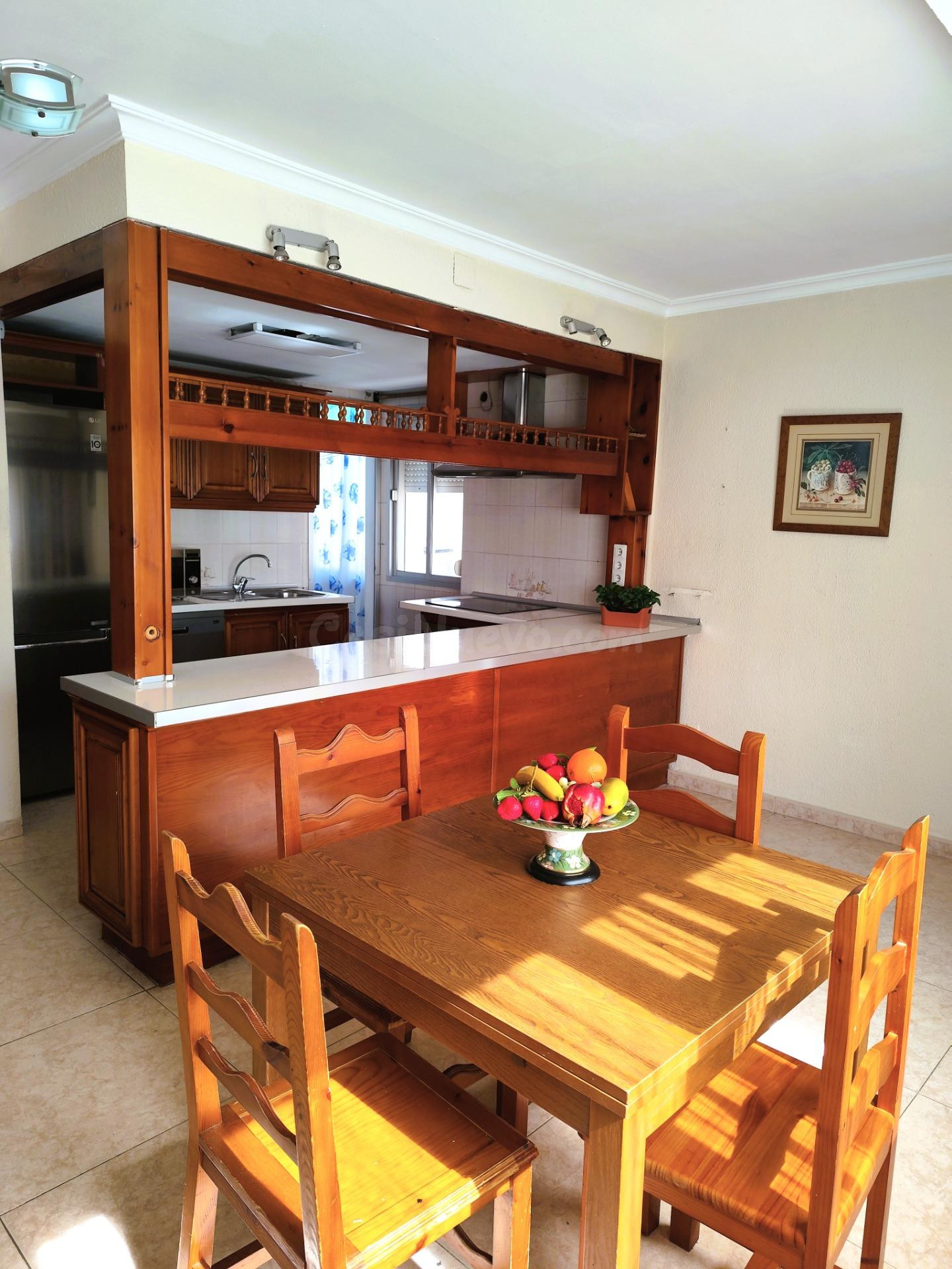 Amplia vivienda con garaje en una de las zonas más cómodas de Algeciras - foto 2