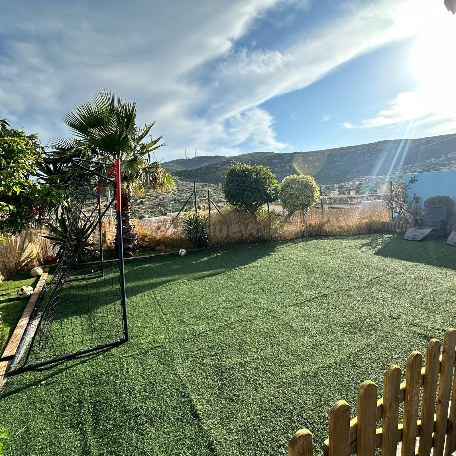 Exclusiva planta baja con espectacular espacio exterior en Vistahermosa - foto 4