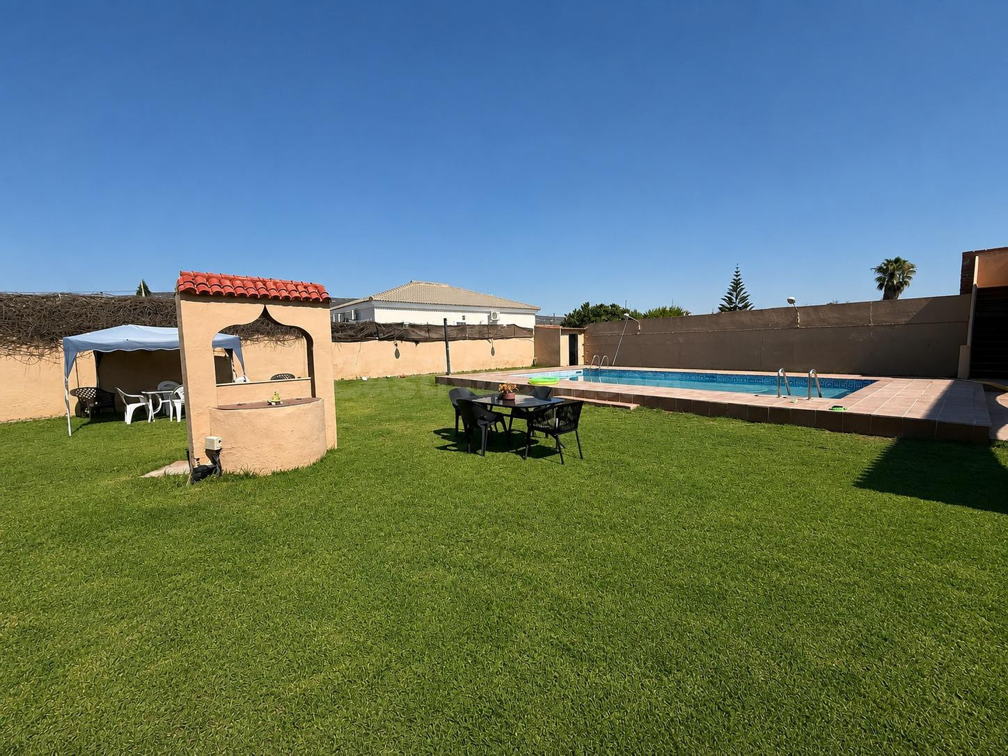 Espectacular chalet independiente con piscina y barbacoa en el Zabal