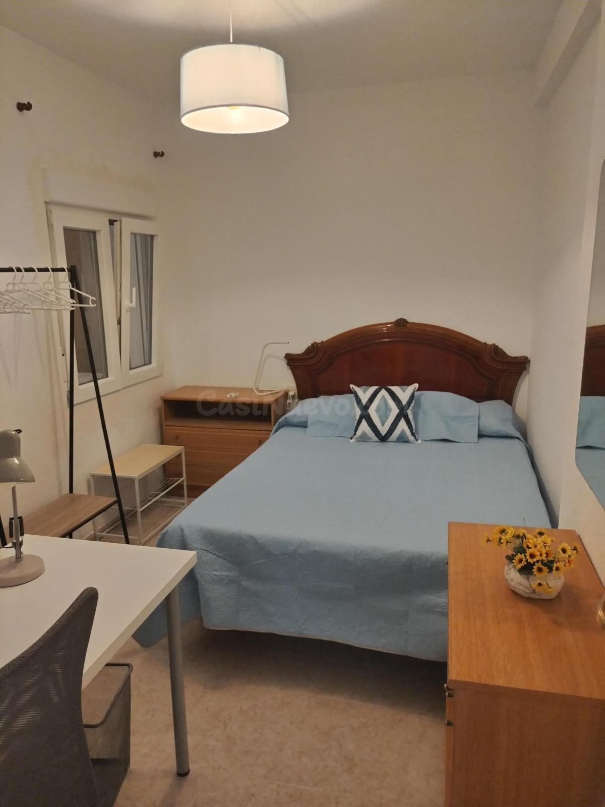 Piso para estudiantes en Avenida Pablo Picasso, zona Cervantes