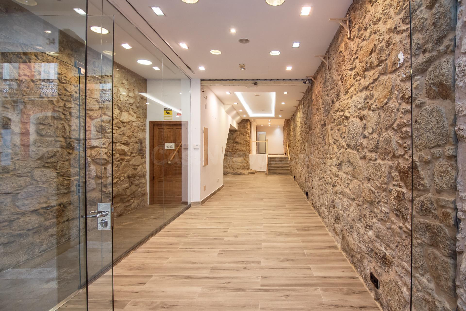 Bajo comercial en Riego Agua, en el centro de A Coruña - foto 2