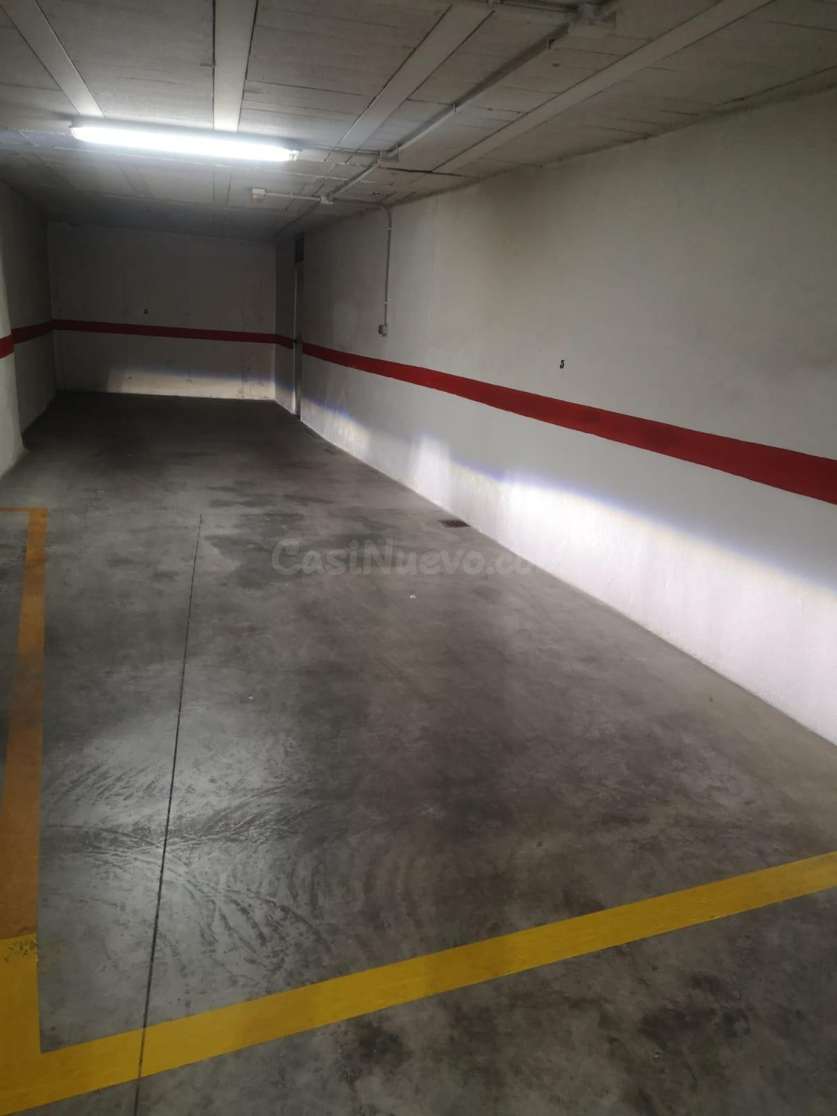 DOBLE PLAZA DE GARAJE EN VENTA CON UN AMPLIO ALMACÉN , ZONA  - foto 3