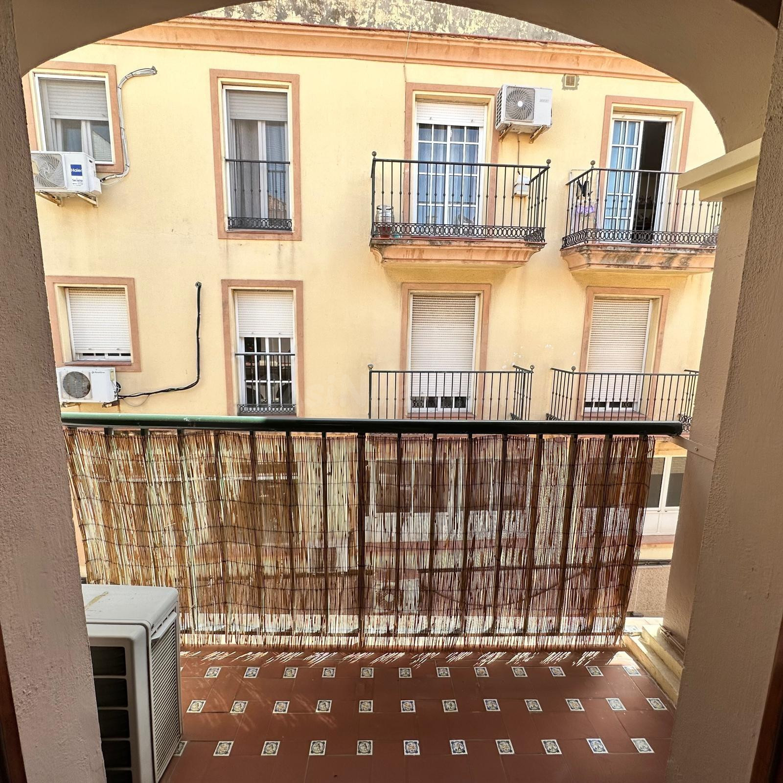 PISO DE 4 DORMITORIOS EN PLENO CENTRO DE LA LÍNEA - foto 4