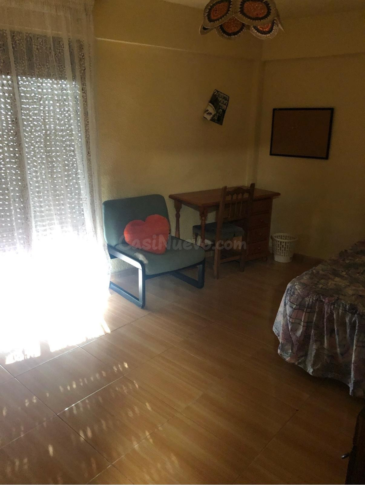 Piso ático para estudiantes en el Albaicín - foto 5