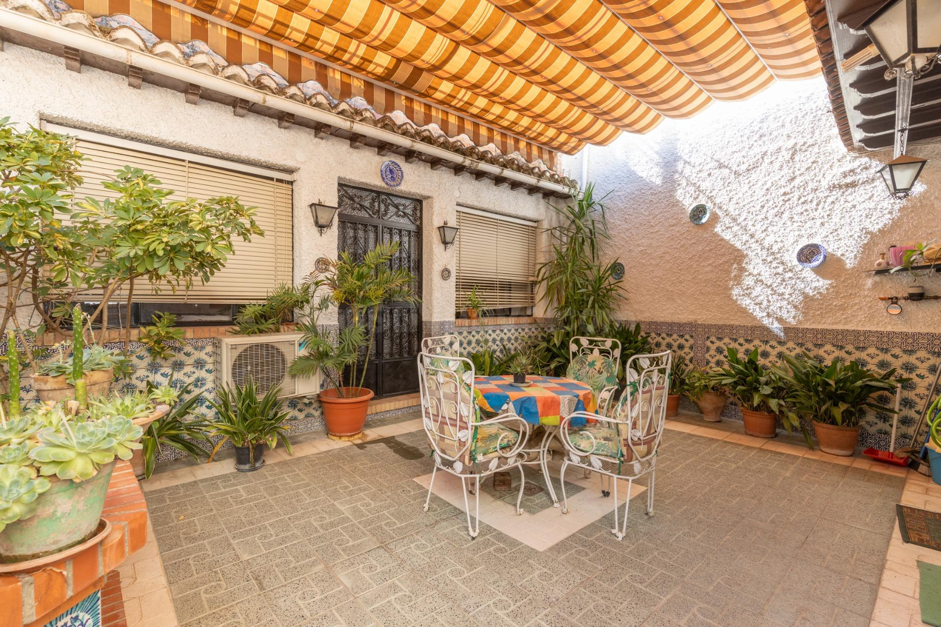 PRECIOSA CASA EN EL BARRIO DEL ALBAICÍN