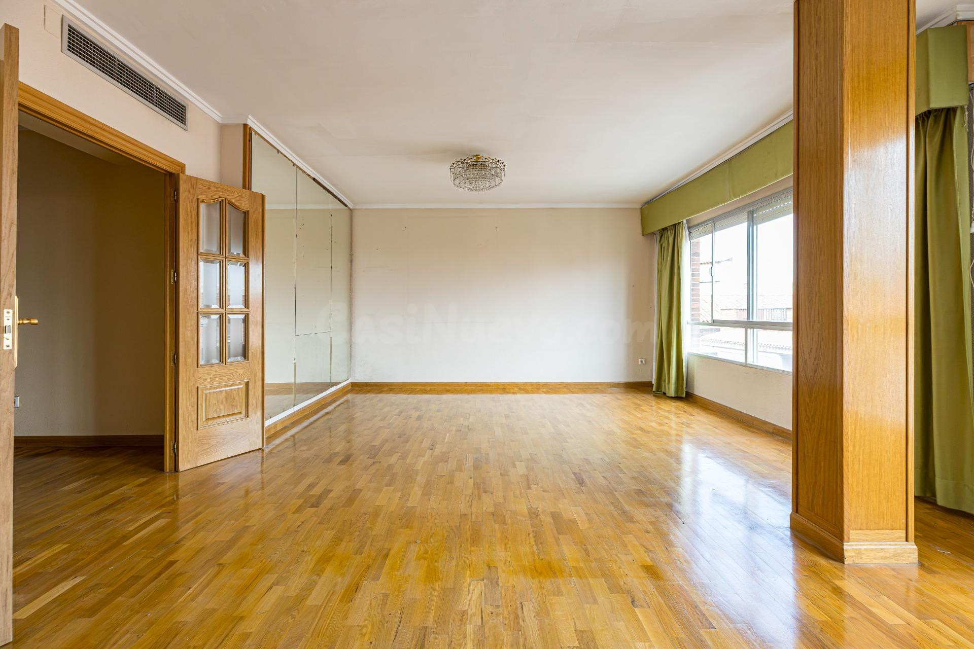 Estupenda vivienda muy luminosa en plaza Cruz Roja