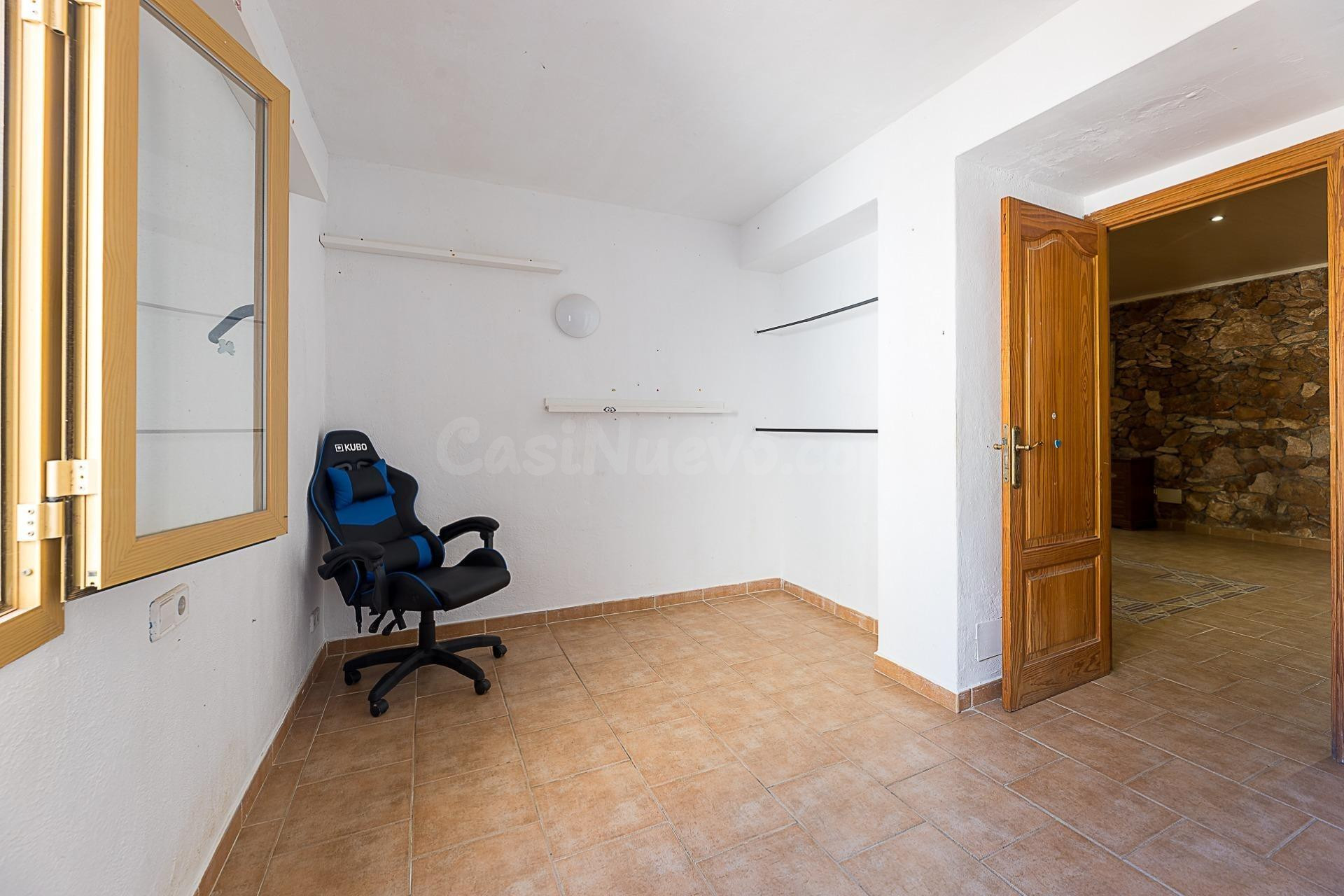 CASA RÚSTICA / UNIFAMILIAR - EN URBANIZACIÓN CAS BUNYOLA - S - foto 4