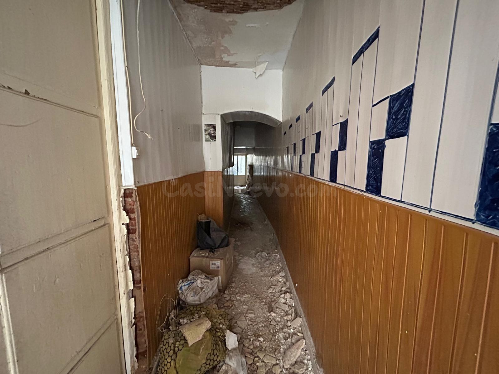 CASA PARA REHABILITAR EN CASCO ANTIGUO!!! - foto 3
