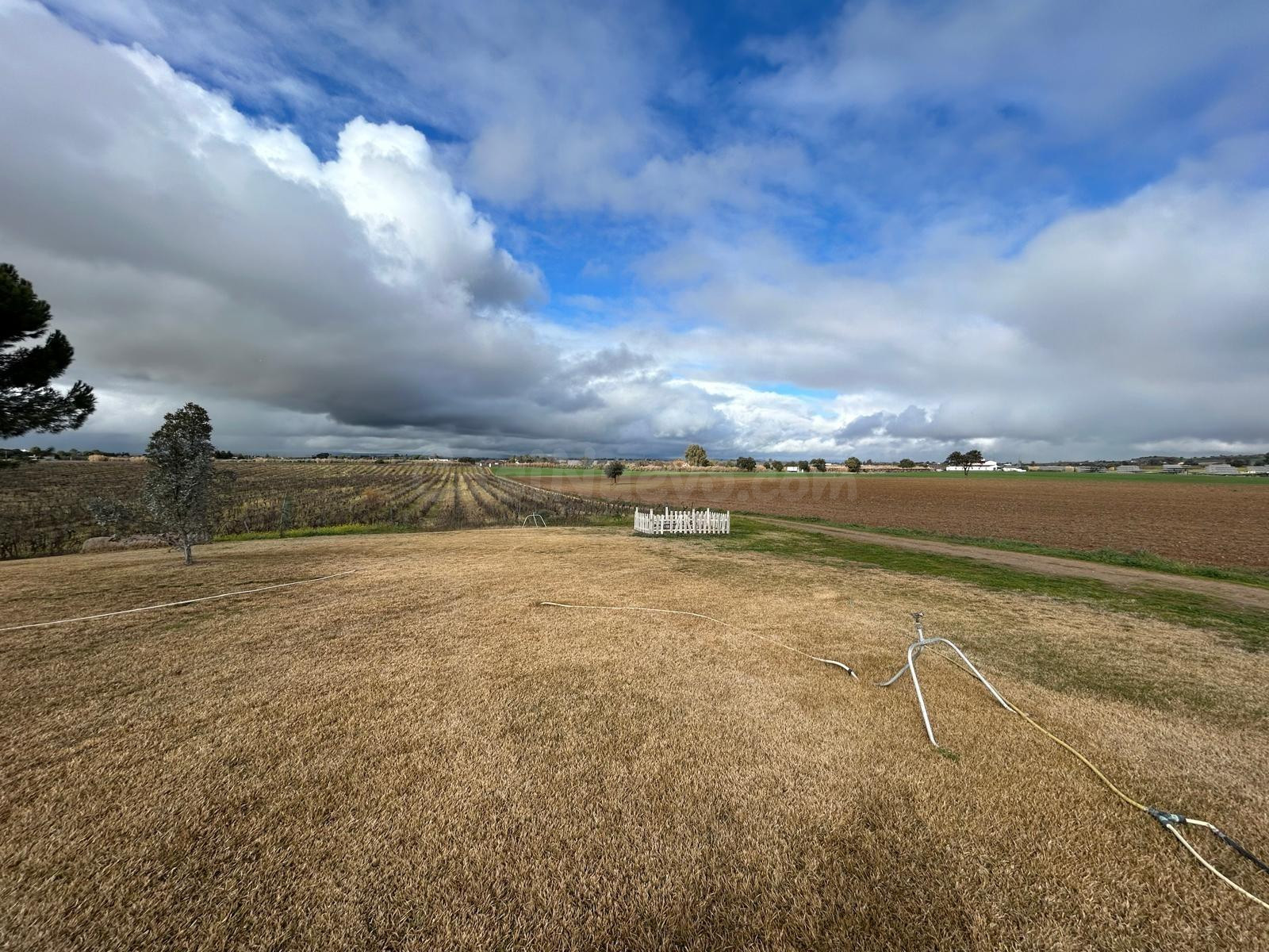 FINCA DE 22 HECTAREAS CON CASERIO Y PISCINA!!! - foto 2