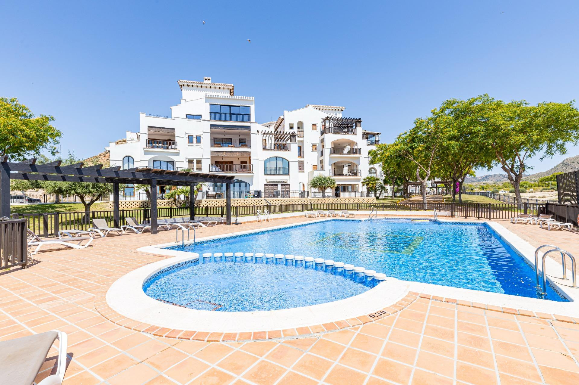Piso en venta con vistas al golf  en Valle Golf Resort.