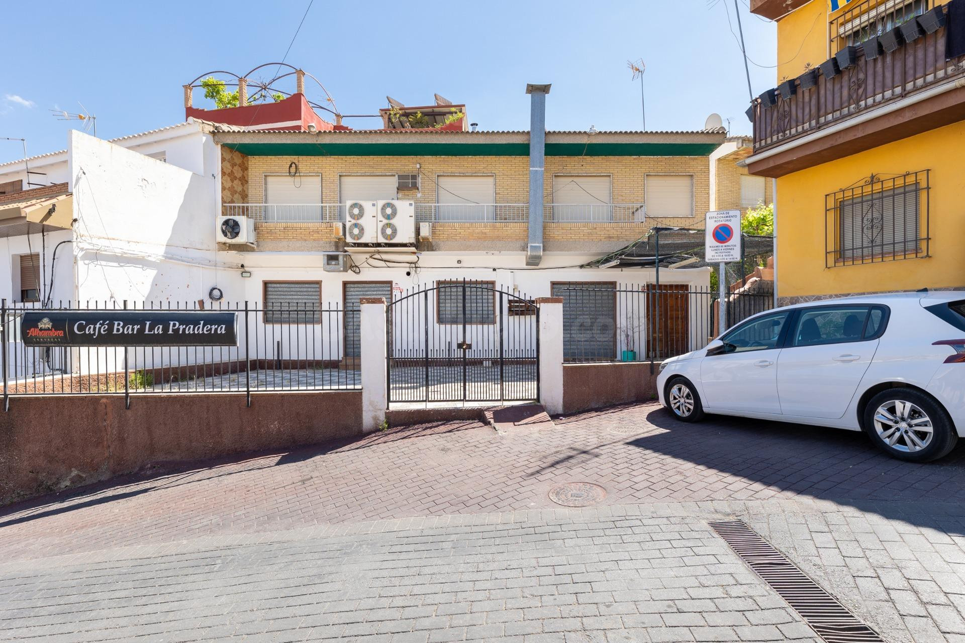 GRAN OPORTUNIDAD, EDIFICIO A LA VENTA EN BARRIO DE MONACHIL.