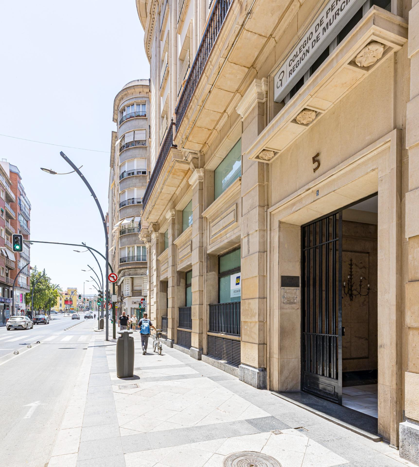 Exclusiva vivienda de 220 m2 en edificio señorial de Gran Ví - foto 2