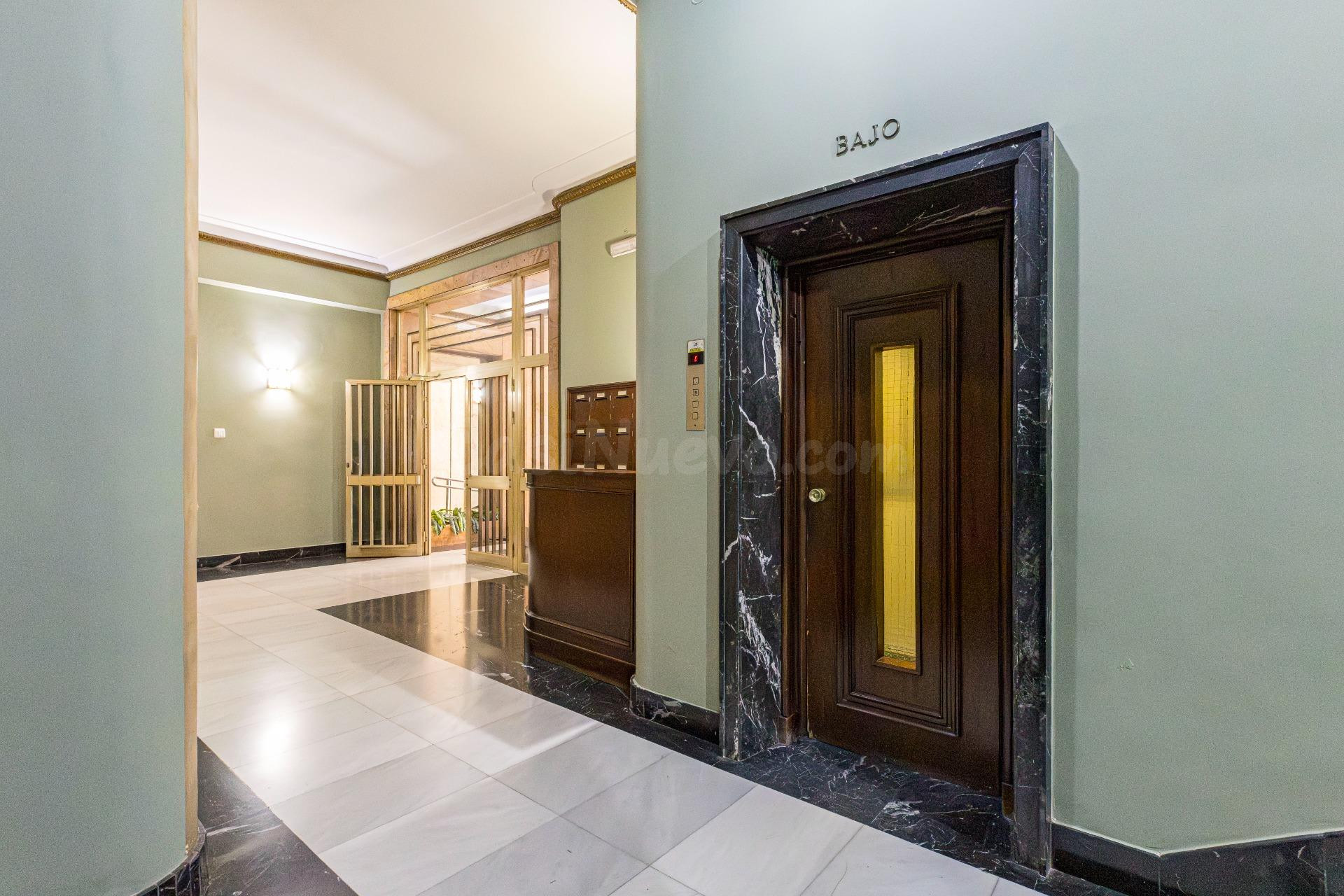 Exclusiva vivienda de 220 m2 en edificio señorial de Gran Ví - foto 5