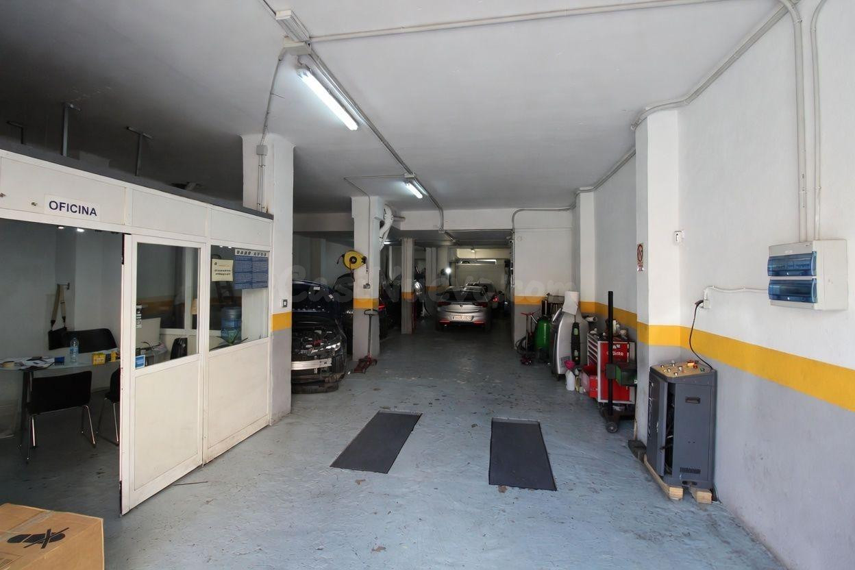 LOCAL COMERCIAL EN PALMA - ZONA PERE GARAU - foto 2