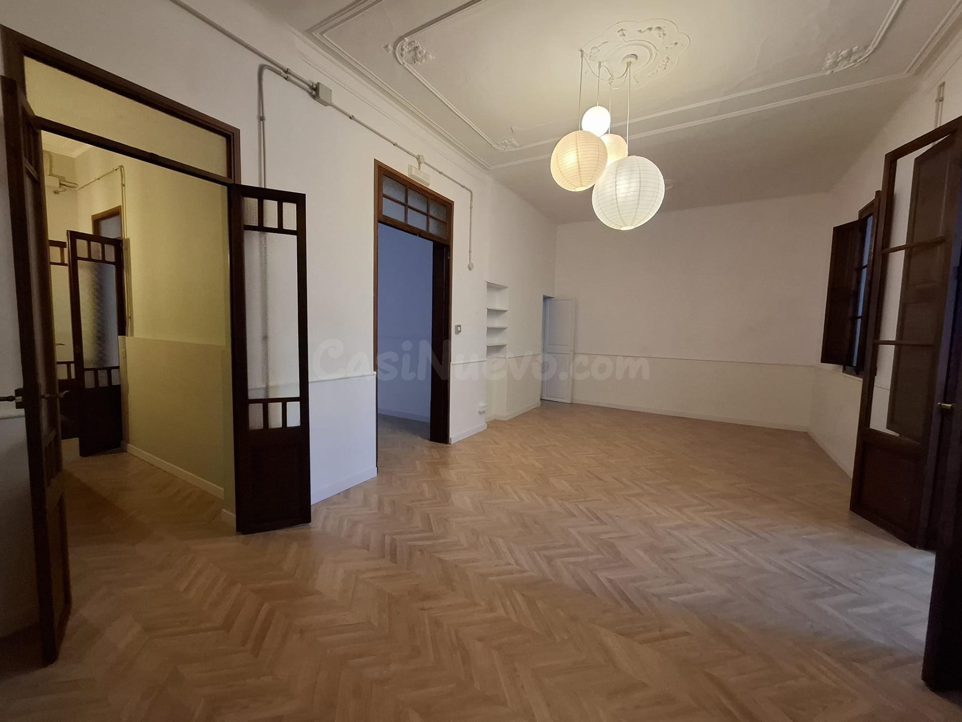 Local céntrico con patio privado. - foto 4