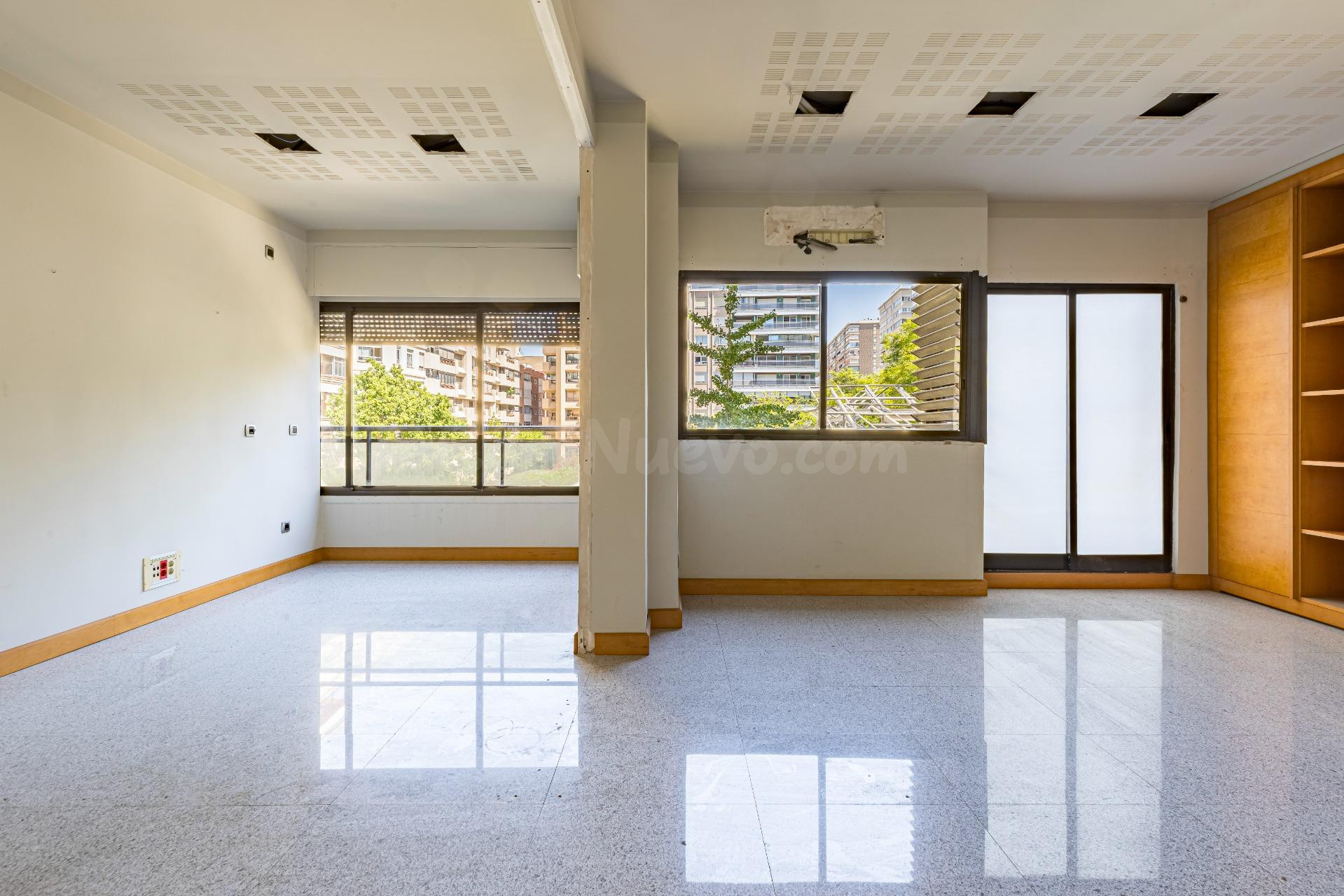Amplio piso en venta junto a Gran Vía, Plaza Santa Isabel. - foto 4