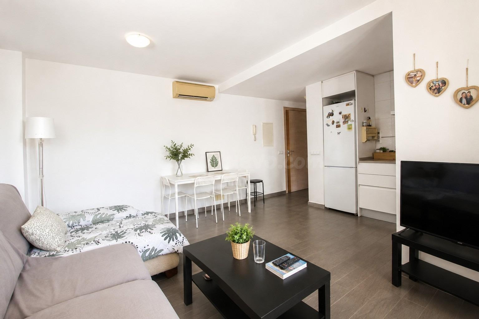 Acogedor piso en Zona Colegios - foto 2