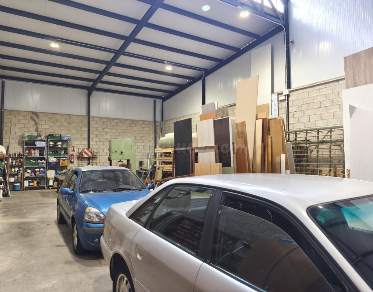 Se vende agrupación de Naves en la Barriada de Llera - foto 4