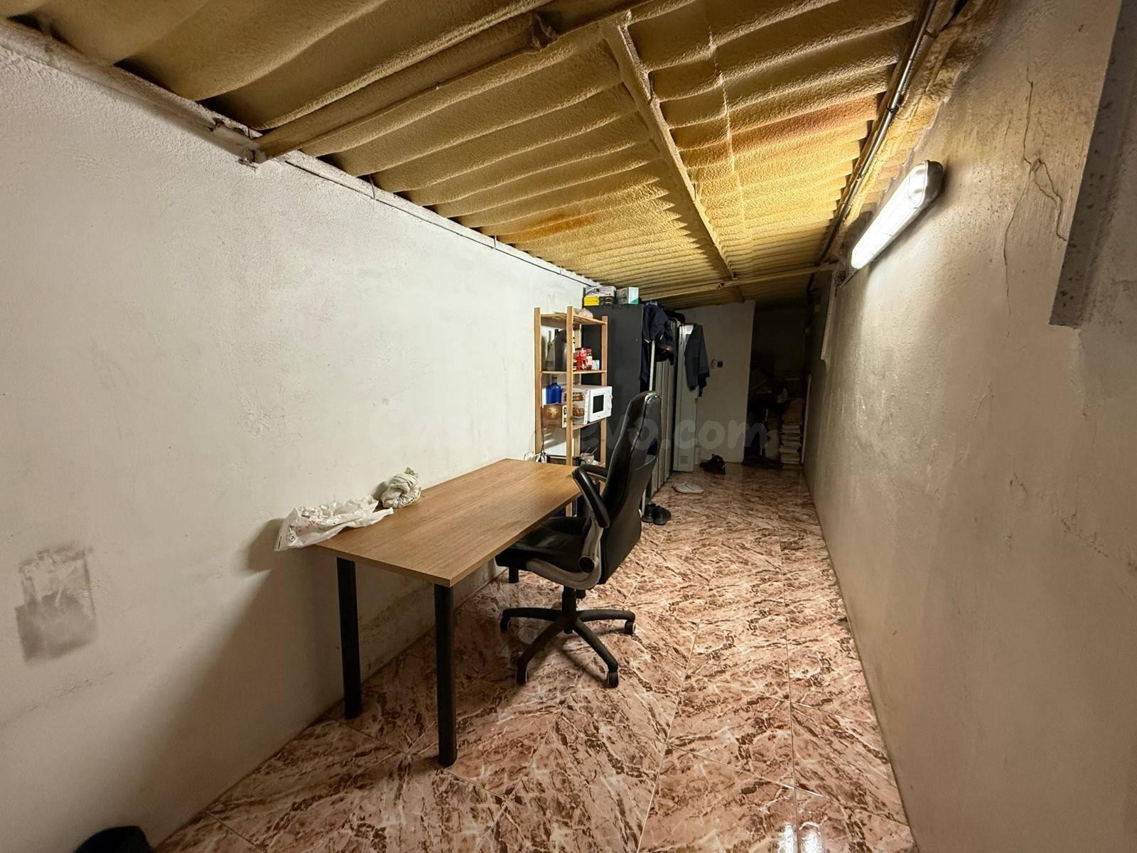 Amplia Nave Industrial en Badajoz - Oportunidad de Inversión - foto 4