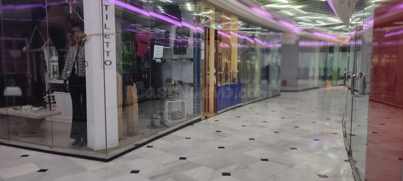 Local en boulevard Trapería 36, para su negocio. - foto 4