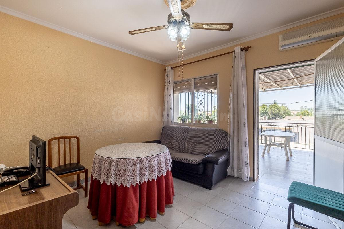 Gran casa en una sola planta con bajo de 130 m2 y solar de 3 - foto 4