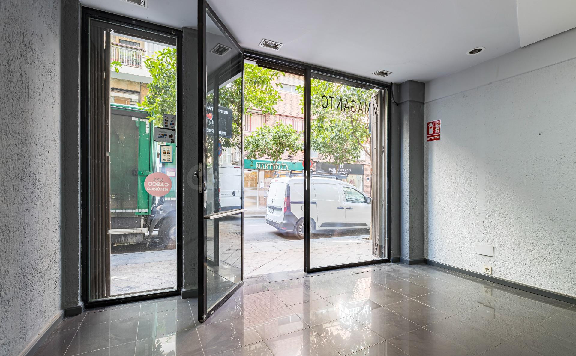 Local comercial en pleno centro, zona Correos – Murcia - foto 3