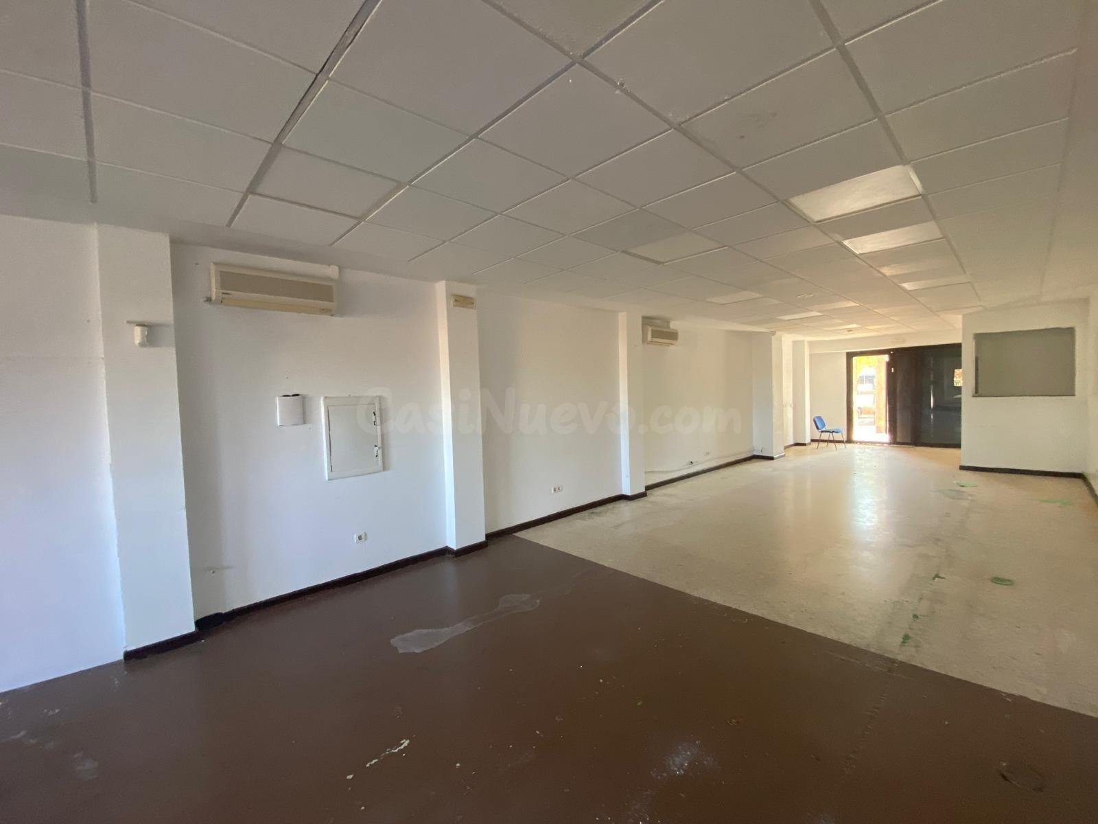 Local comercial 103m² en venta - Cerro de Reyes - foto 5
