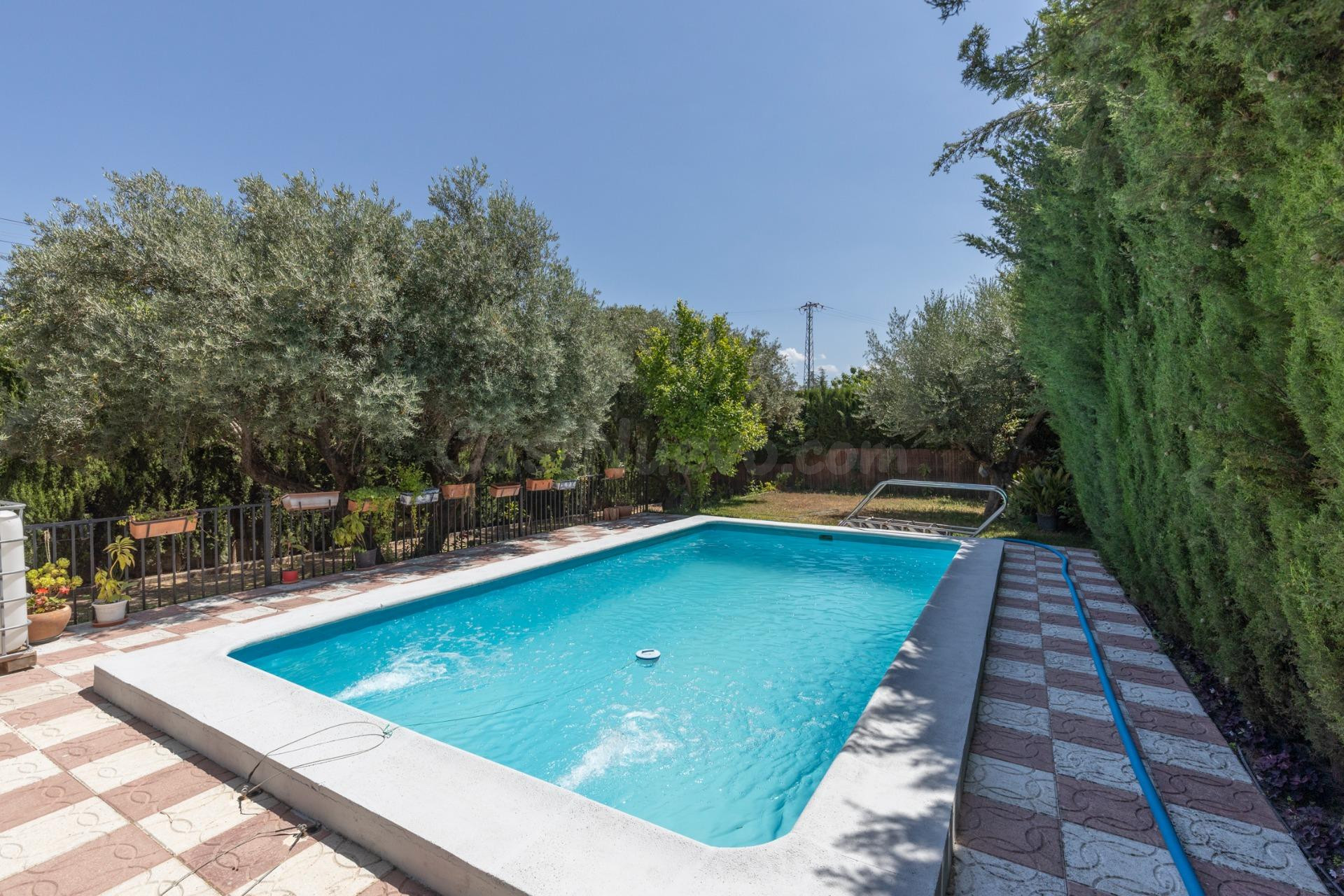Chalet independiente en venta en Urbanización Los Cerezos