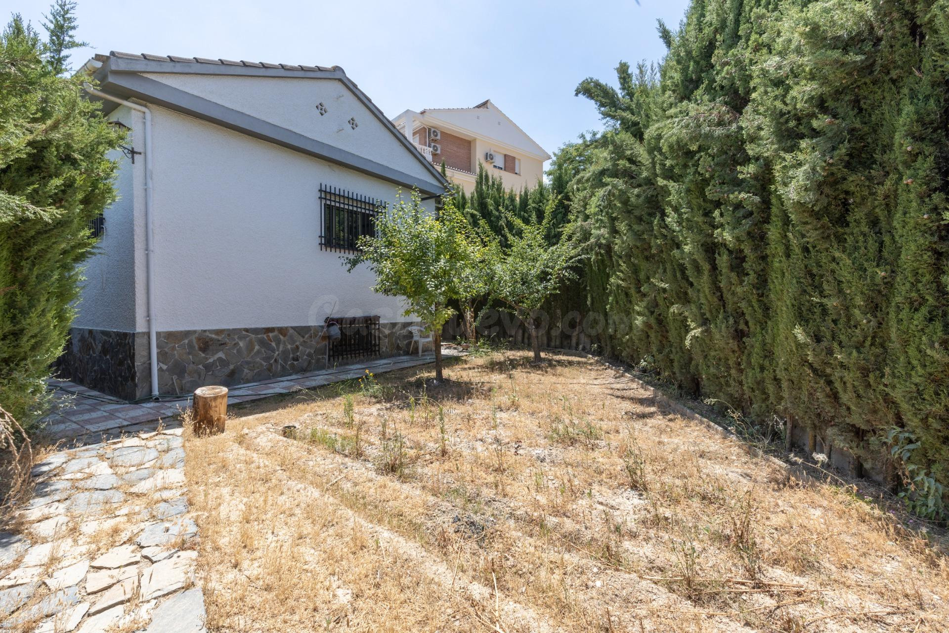 Chalet independiente en venta en Urbanización Los Cerezos - foto 5