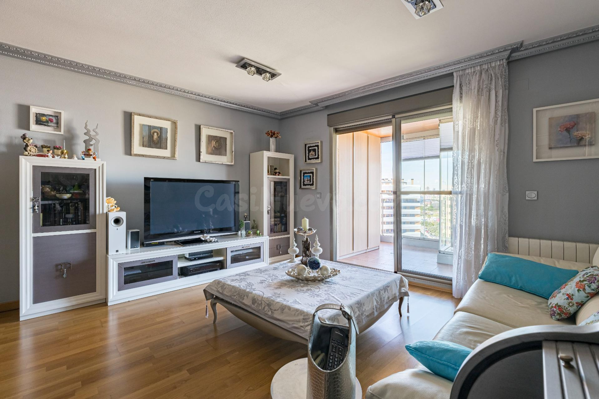 ESPECTACULAR VIVIENDA EN AVENIDA JUAN DE BORBÓN - foto 3