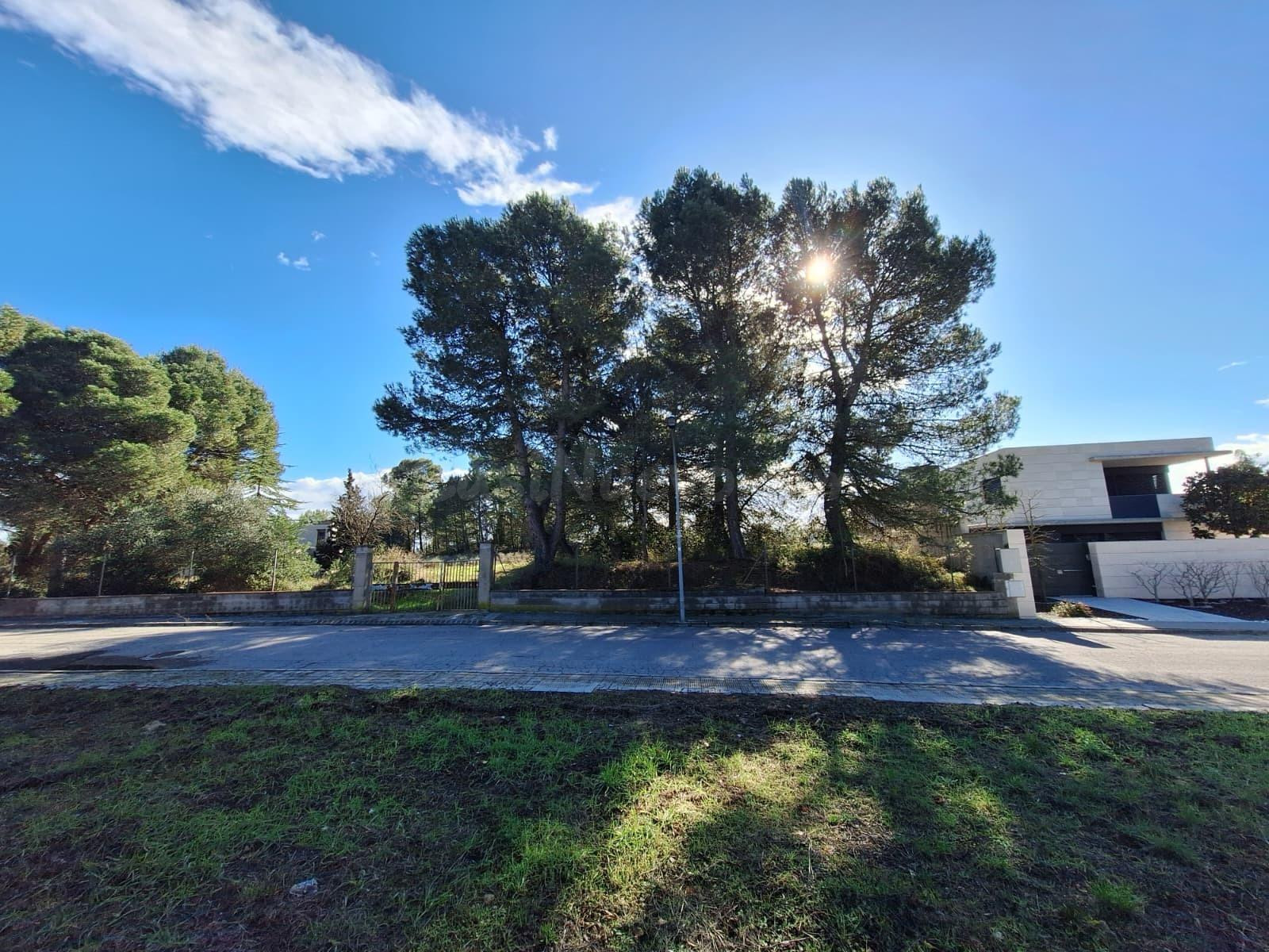 Parcel·la urbanitzable de 3.410 m2 a Sant Jaume Sesoliveres. - foto 5