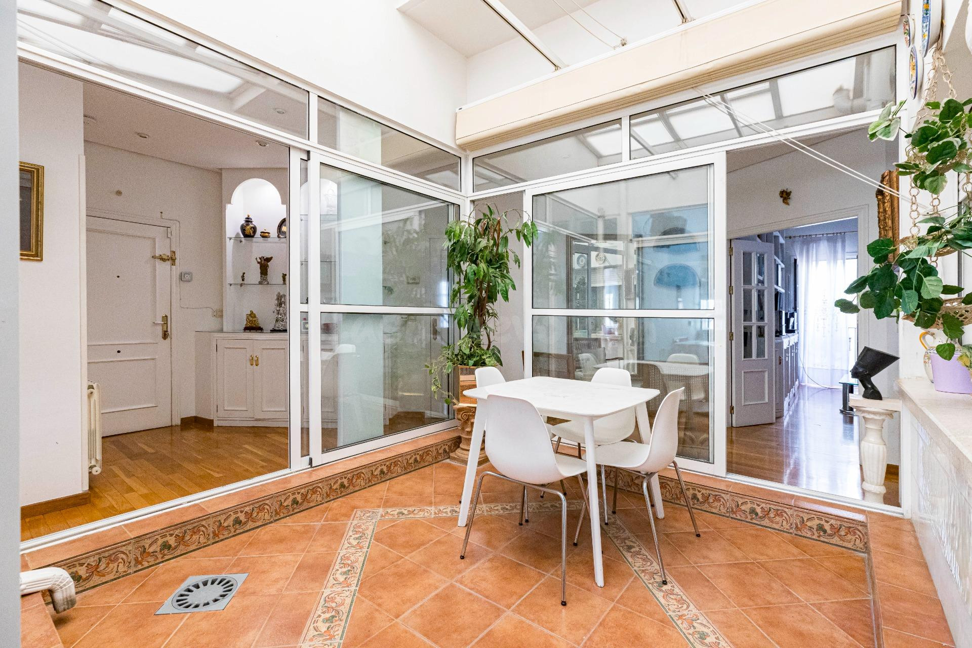Exclusiva vivienda con garaje a unos pasos de la Catedral