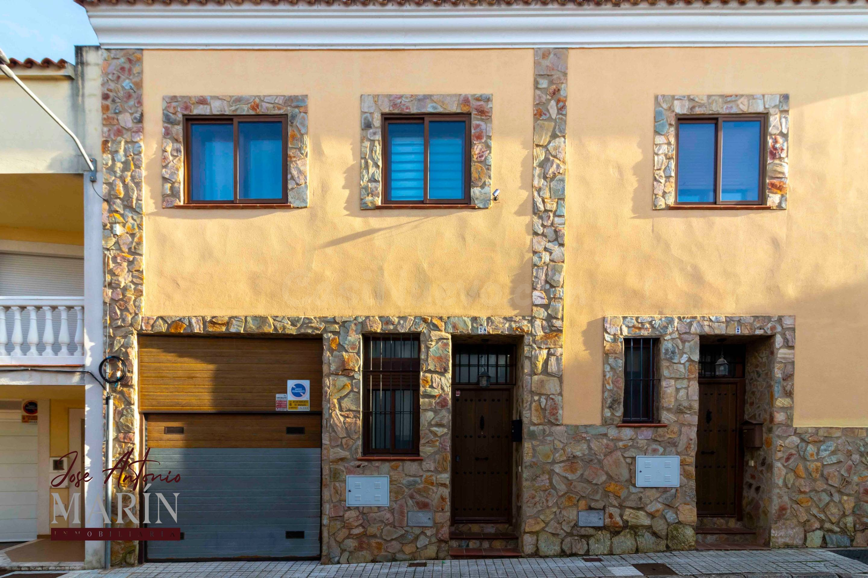 Amplia Casa en Badajoz - Ideal para Familias (Bda San Miguel)