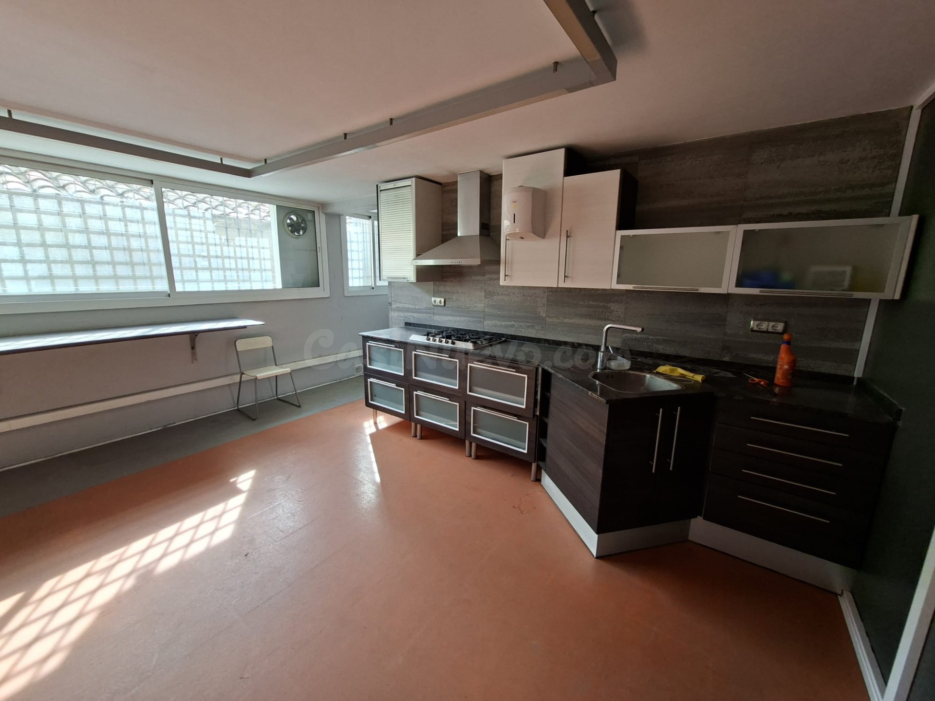 Edifici comercial en lloguer al Poble Sec – Igualada - foto 4