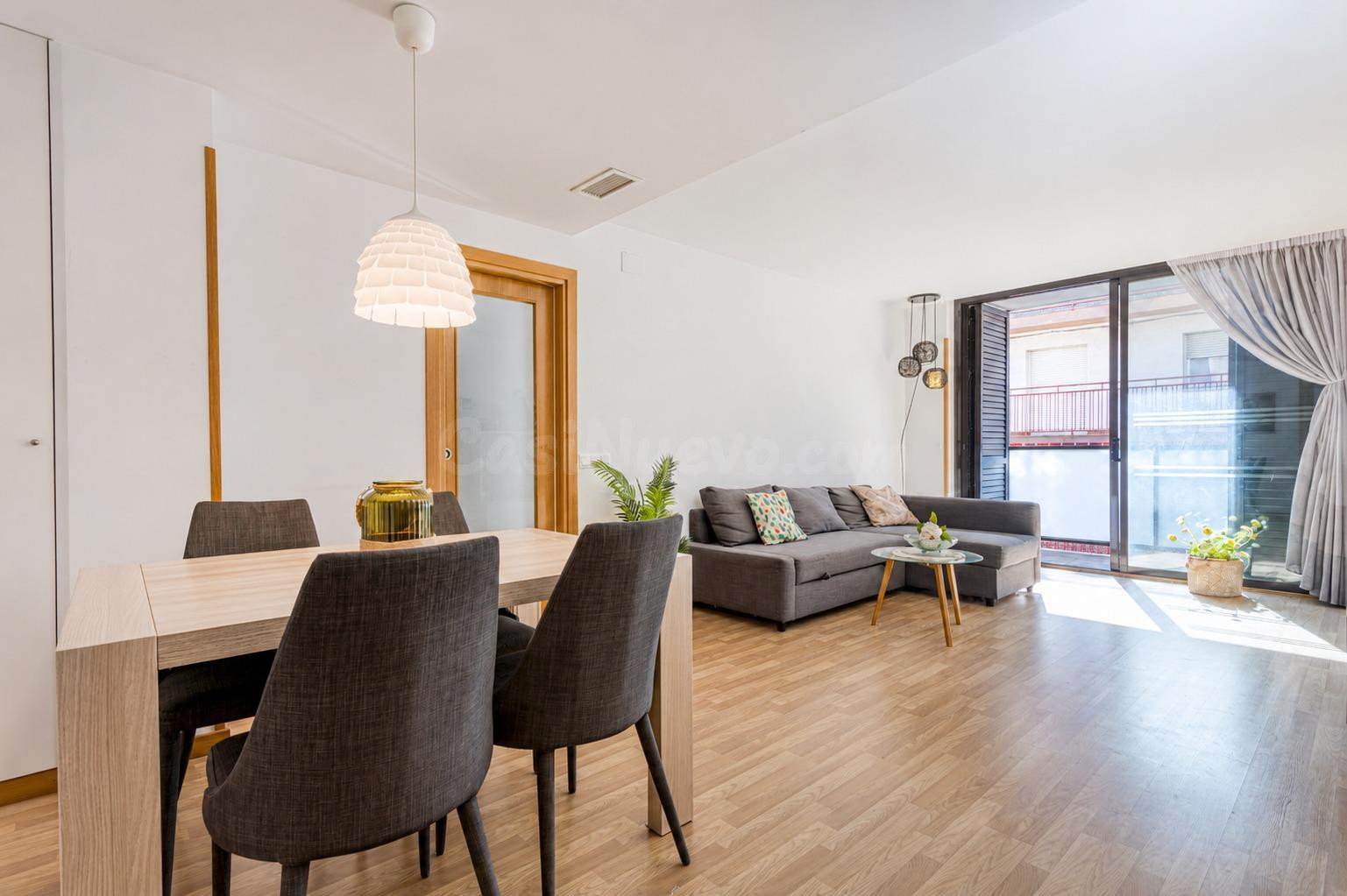 Exclusiu pis seminou zona Passeig Verdaguer amb pàrquing i t