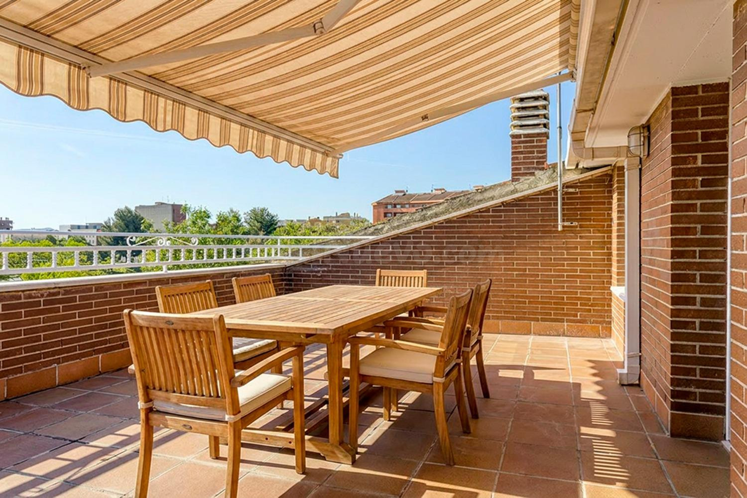 Xalet a tres vents a Les Comes II d’Igualada — espai, llum i - foto 3