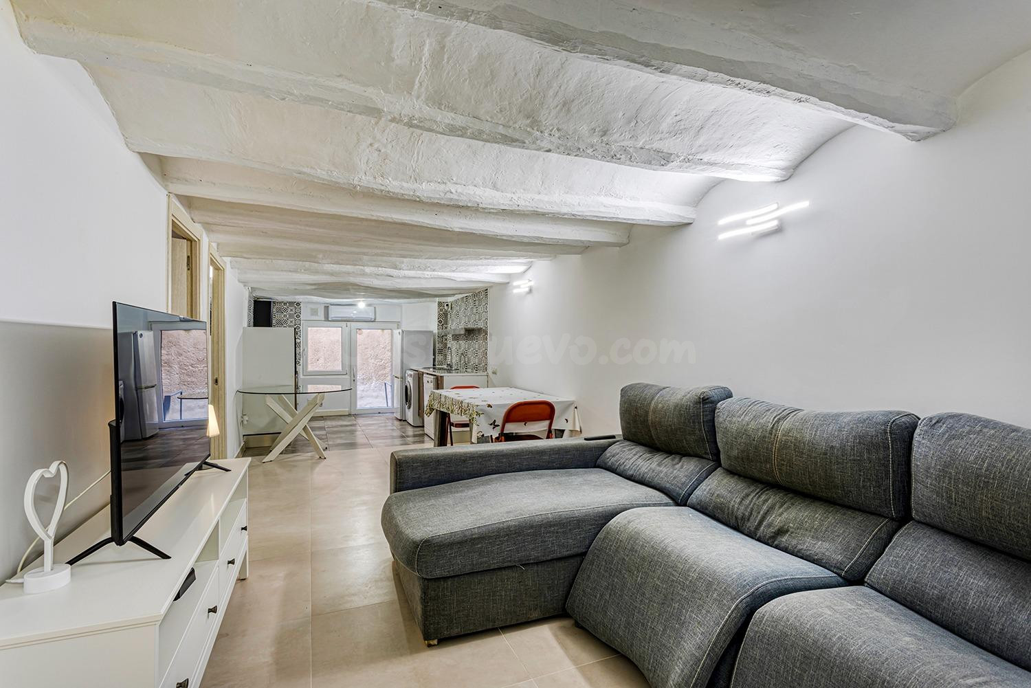DUPLEX VERSATIL AMB PRIMERA PLANTA PROTAGONISTA I ESPAI EXTE - foto 2