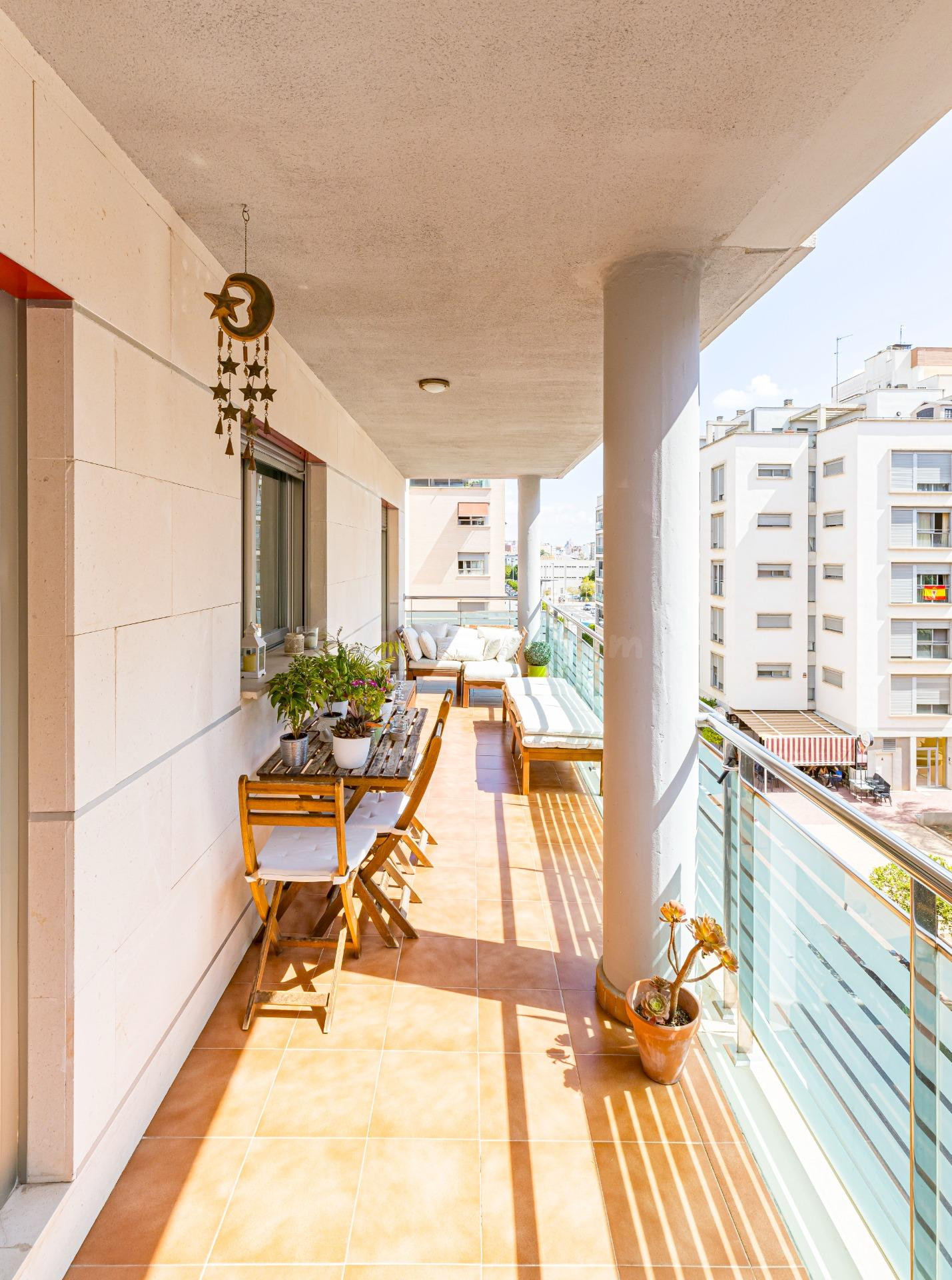 Vivienda con parking, garaje y trastero incluidos en avenida